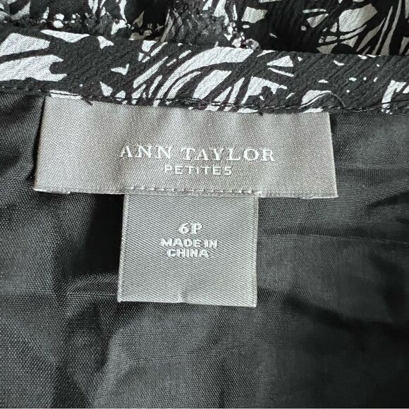 Ann Taylor Petites Silk Floral Ruffle Tier Skirt Size 6P - Picture 5 of 6
